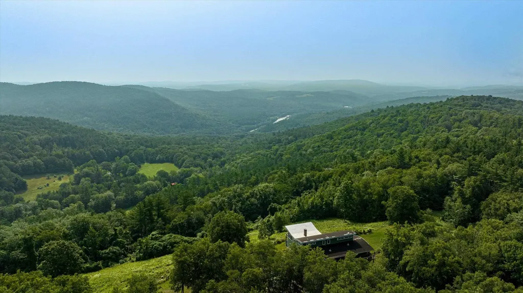 615 Beaver Pond Road Dummerston VT 05301