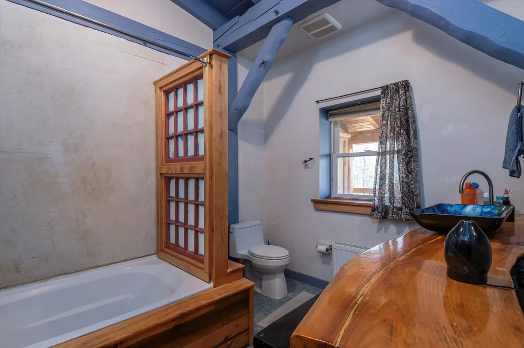 615 Beaver Pond Road Dummerston VT 05301