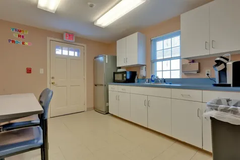 6 Hampton Road Exeter NH 03833-0000