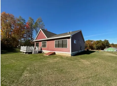 8 Edgewater Drive Brentwood NH 03833