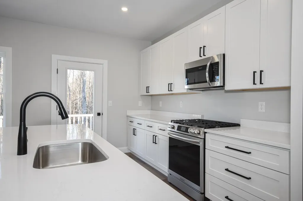 80b Rochester Hill Road Rochester NH 03867