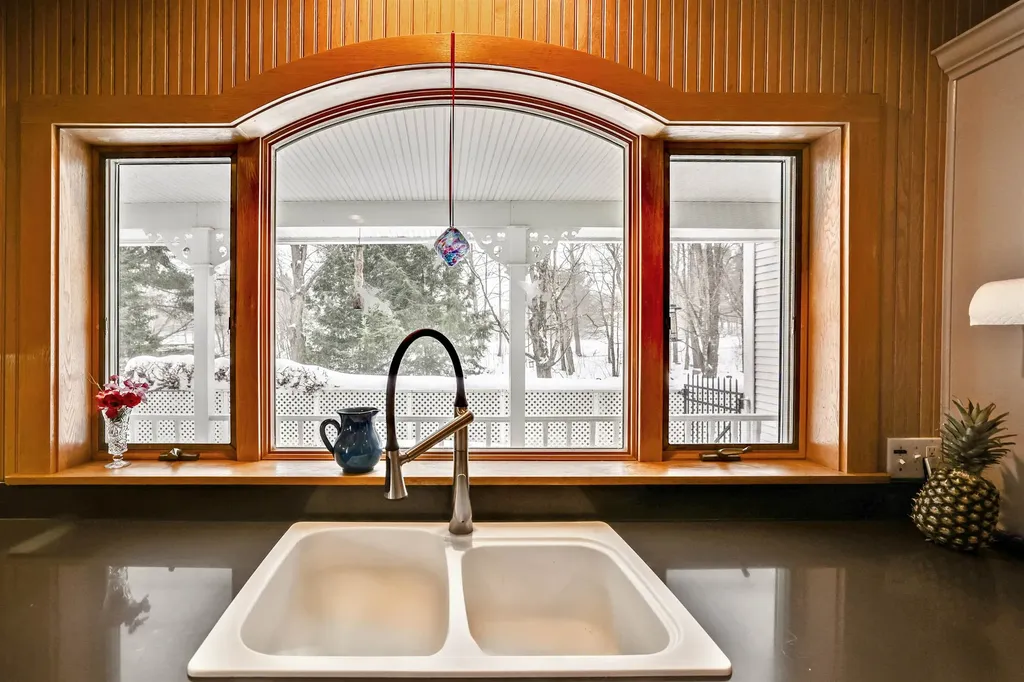 1645 Cross Road Jay VT 05859-9403