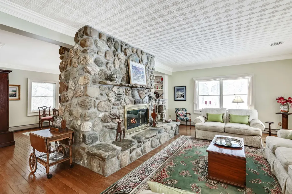 1645 Cross Road Jay VT 05859-9403