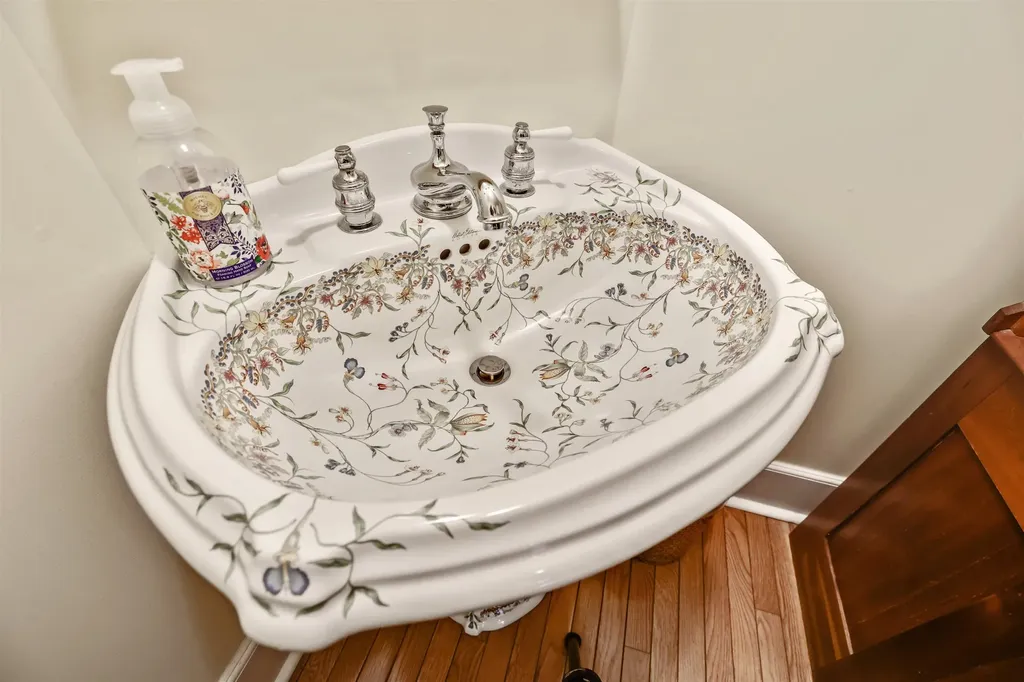 1645 Cross Road Jay VT 05859-9403