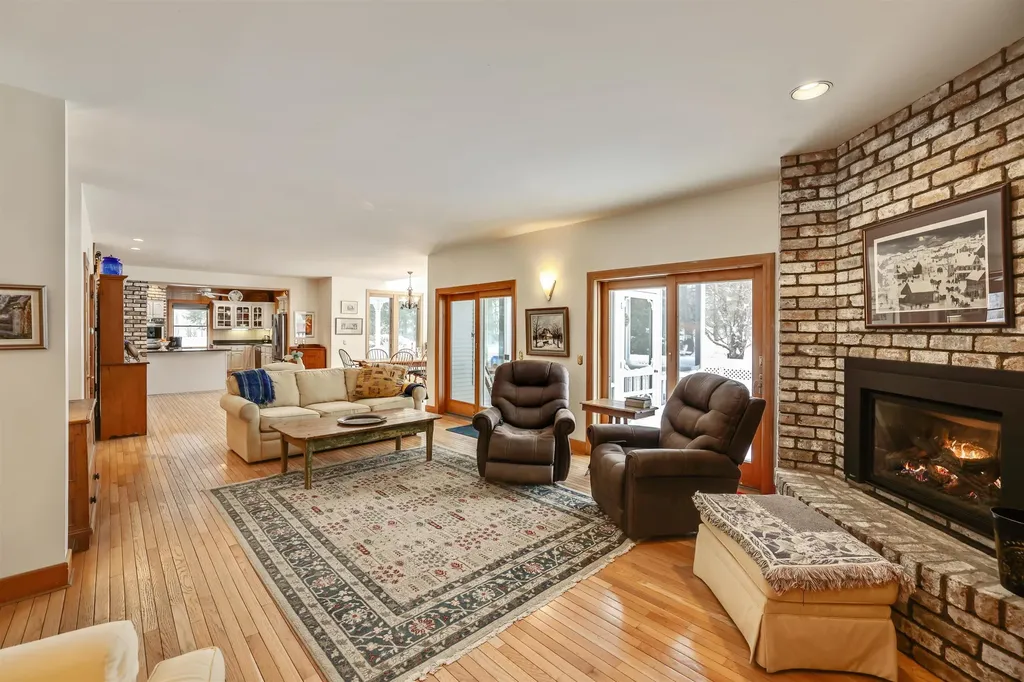 1645 Cross Road Jay VT 05859-9403