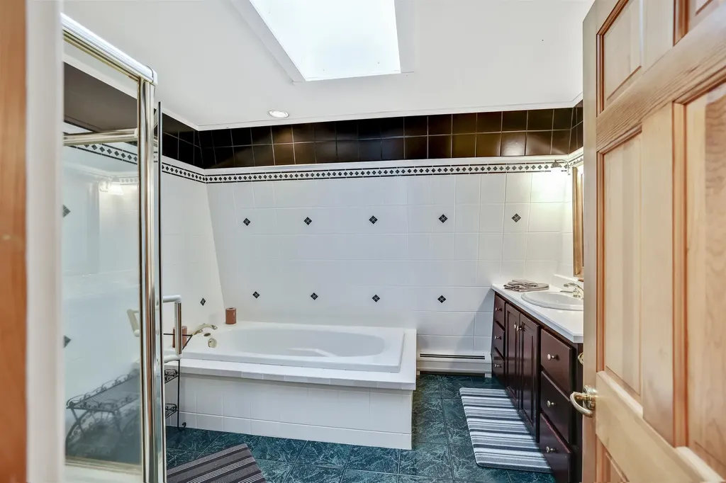 1645 Cross Road Jay VT 05859-9403