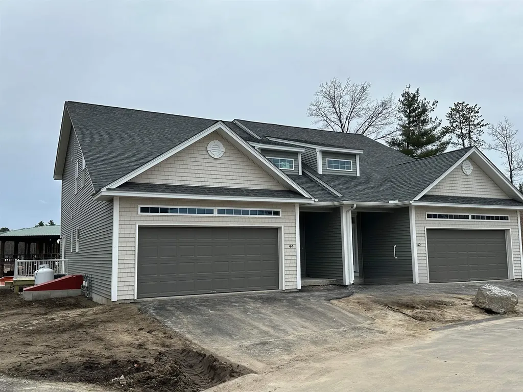 44 Sheffield Way Londonderry NH 03053