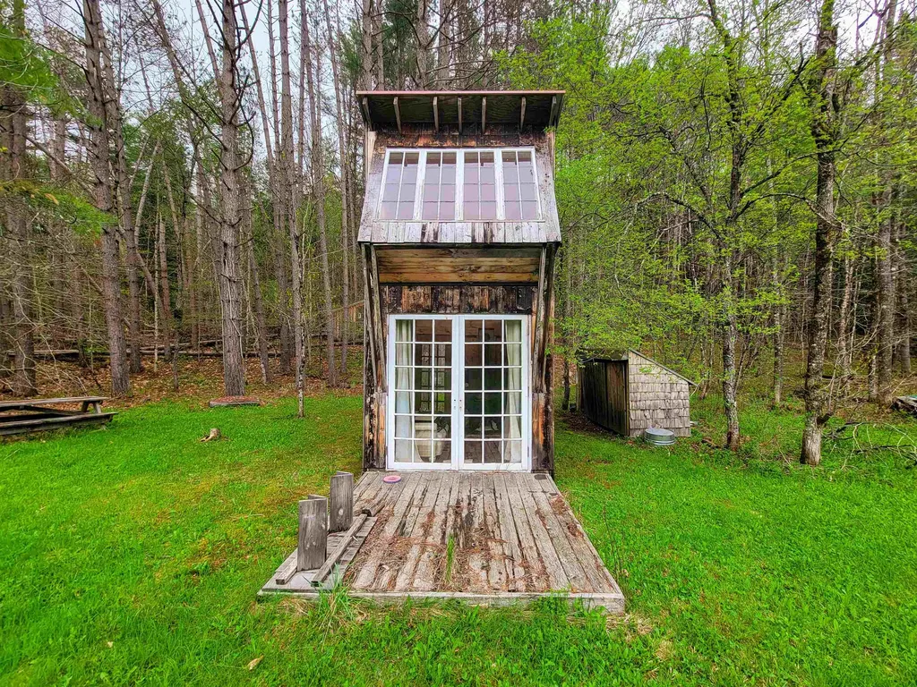 12 Meadowbrook Lane Chelsea VT 05038