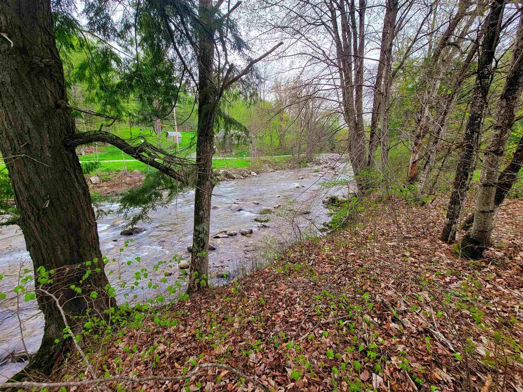 12 Meadowbrook Lane Chelsea VT 05038