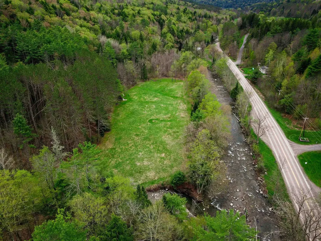 12 Meadowbrook Lane Chelsea VT 05038