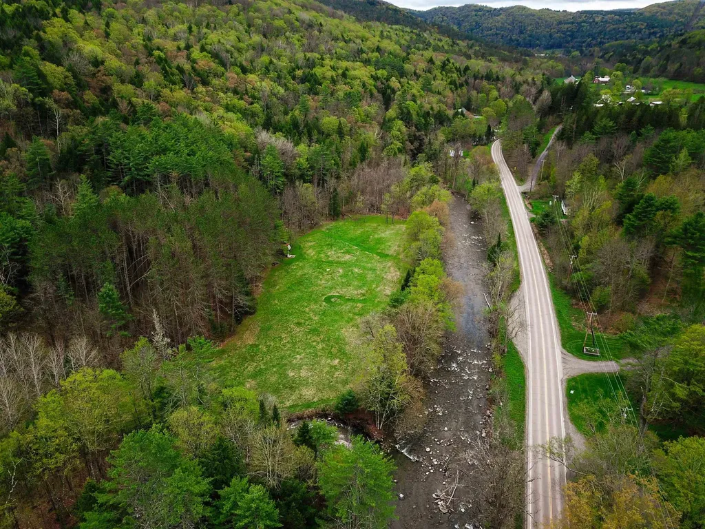 12 Meadowbrook Lane Chelsea VT 05038