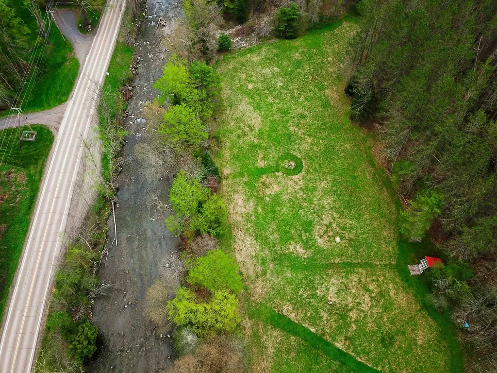 12 Meadowbrook Lane Chelsea VT 05038