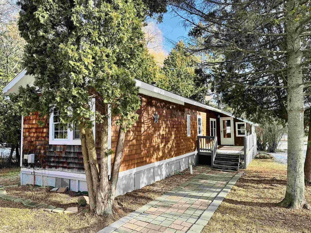 30 Allen Road Grand Isle VT 05458