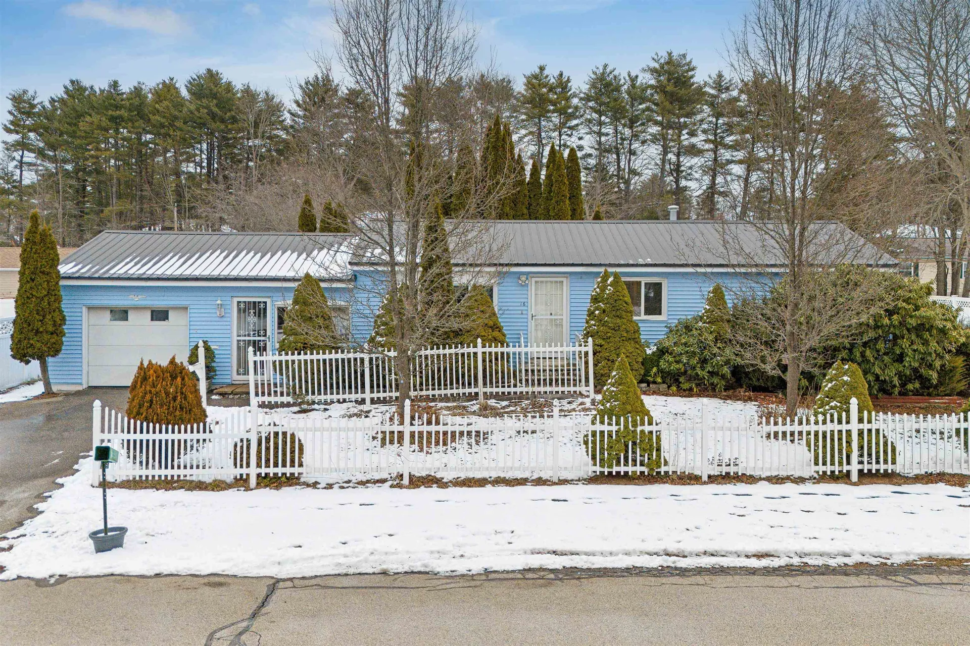 16 Simonds Road Portsmouth NH 03801