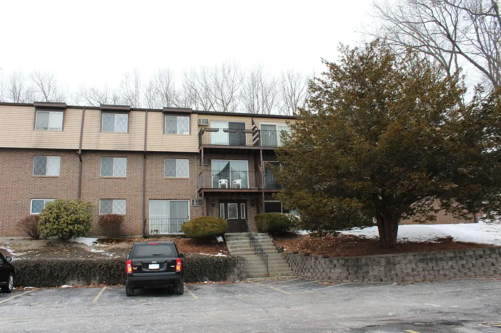 5 Silvestri Circle Derry NH 03038