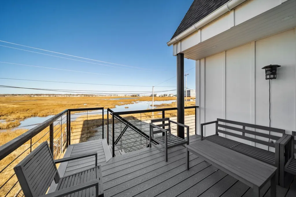 10 Anchor Street Hampton NH 03842