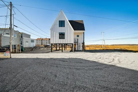 10 Anchor Street Hampton NH 03842