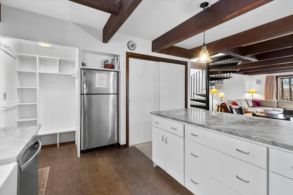 21 Stratton West Road Winhall VT 05340