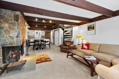 21 Stratton West Road Winhall VT 05340