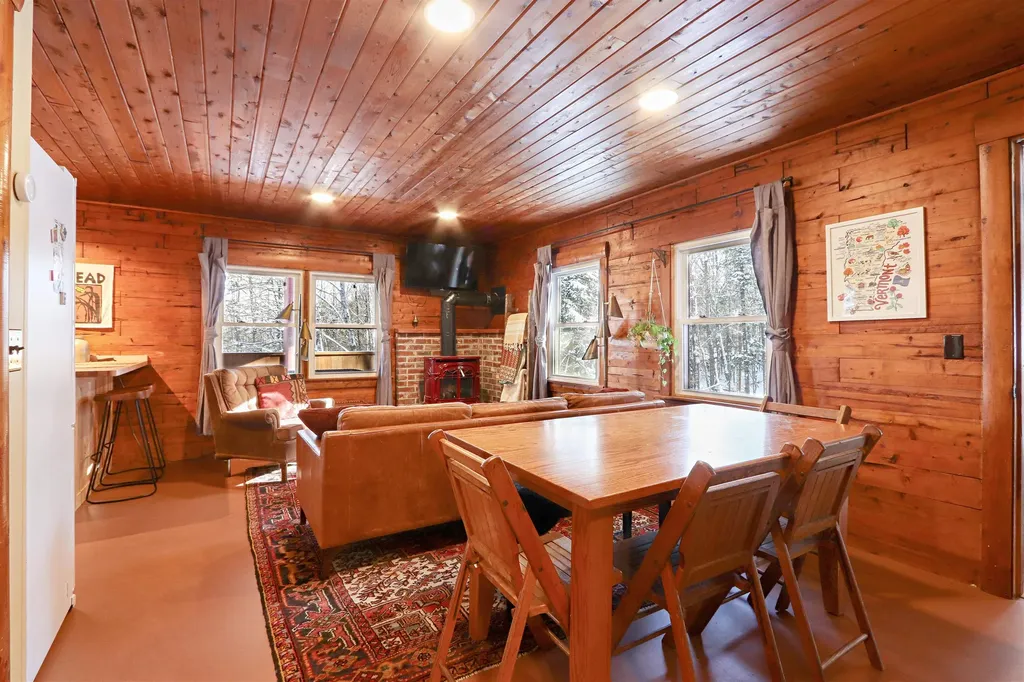 829 Cotton Road Lyndon VT 05851