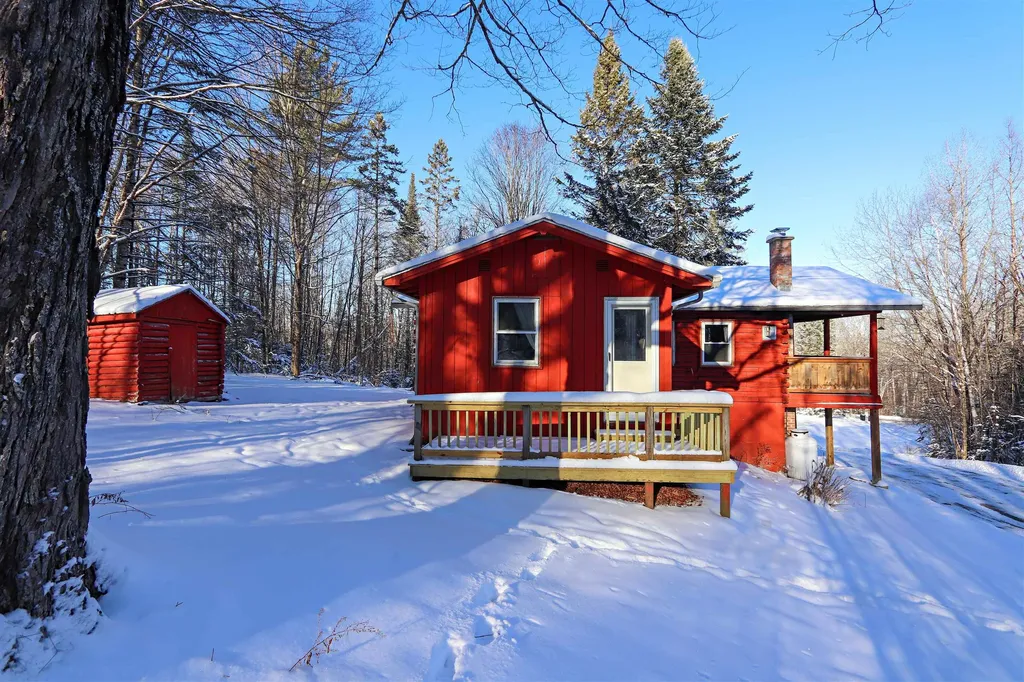 829 Cotton Road Lyndon VT 05851