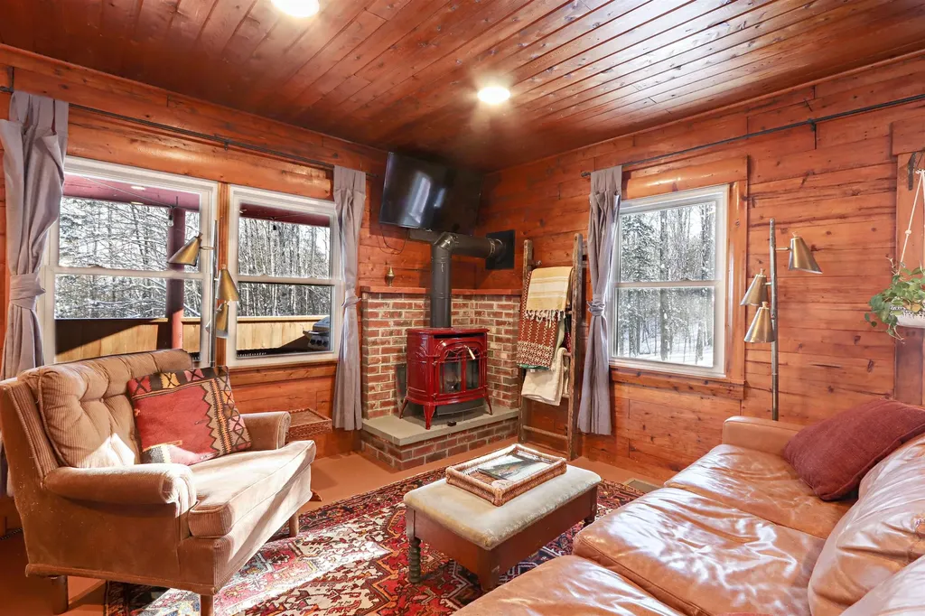 829 Cotton Road Lyndon VT 05851