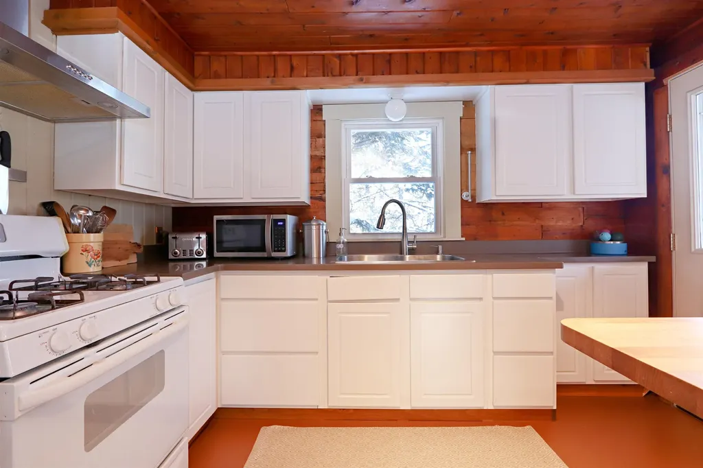 829 Cotton Road Lyndon VT 05851