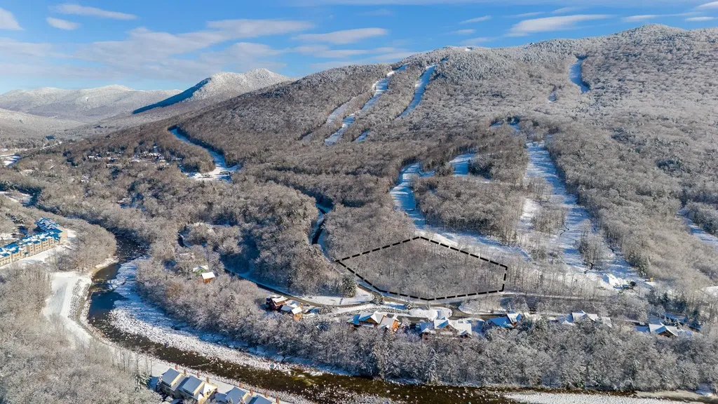 8a Firelight Lane Lincoln NH 03251