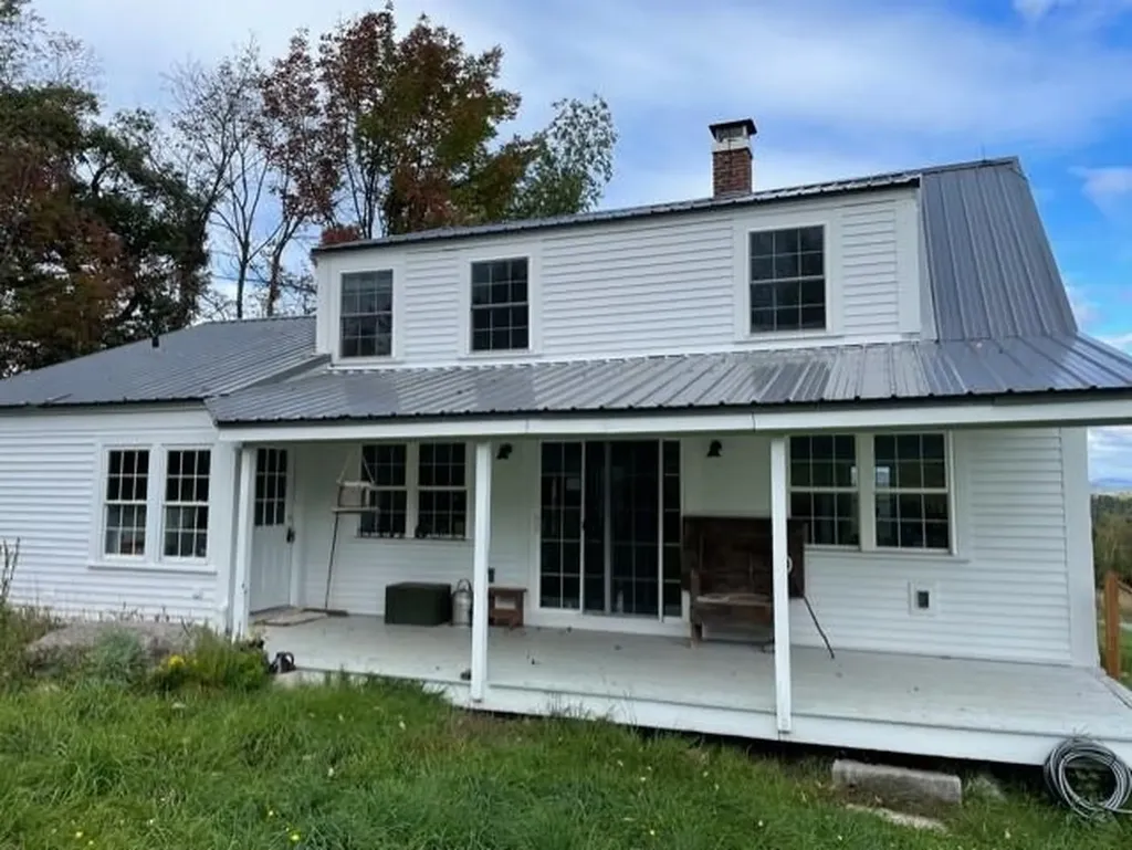 997 King Hill Road New London NH 03257