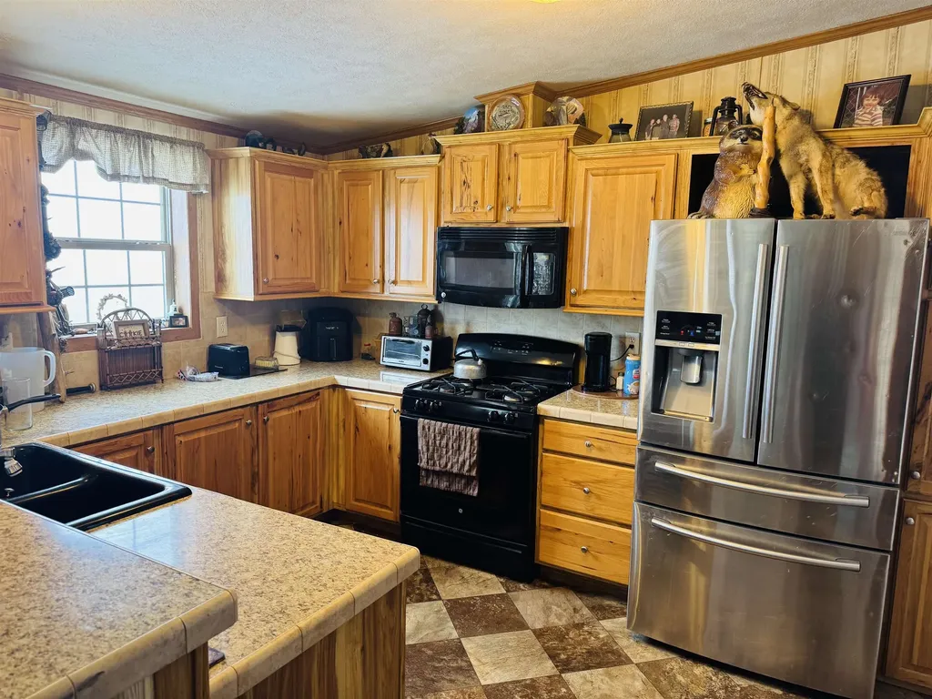 670 Simino Lane Irasburg VT 05845