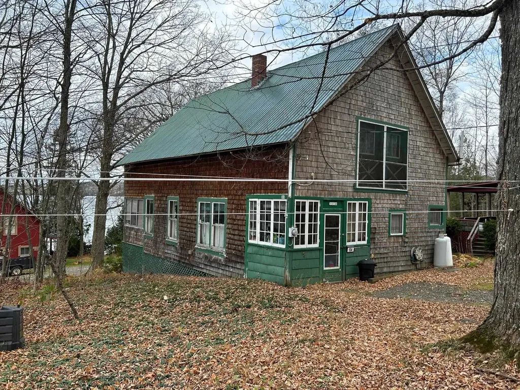 104 North Winnimere Road Greensboro VT 05841