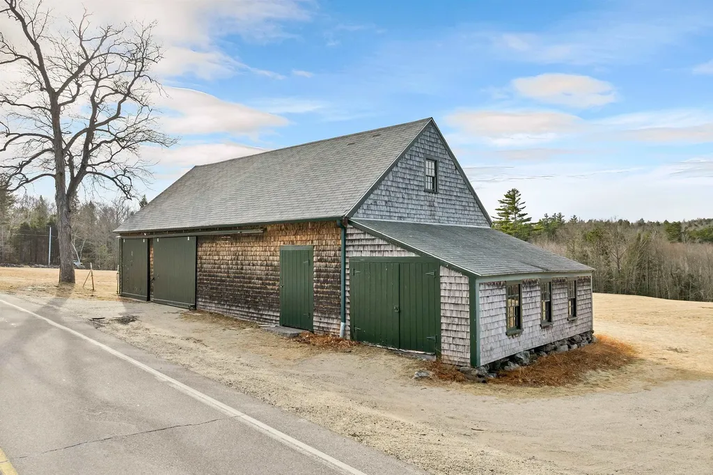 280 Meetinghouse Hill Road Farmington NH 03835