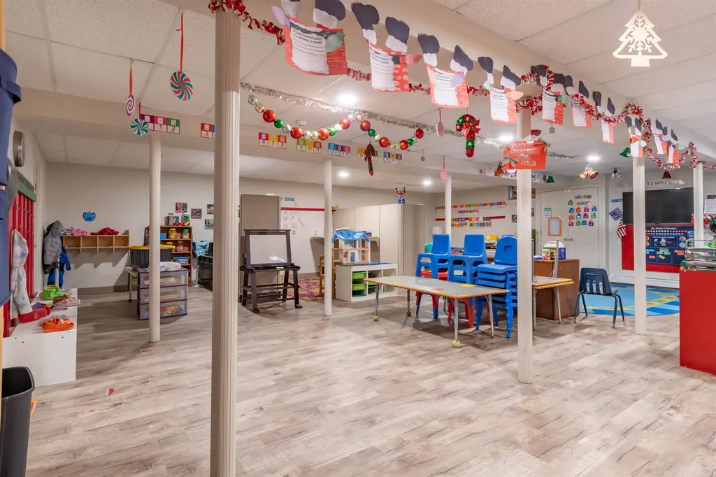 92 Woodbury Road Weare NH 03281