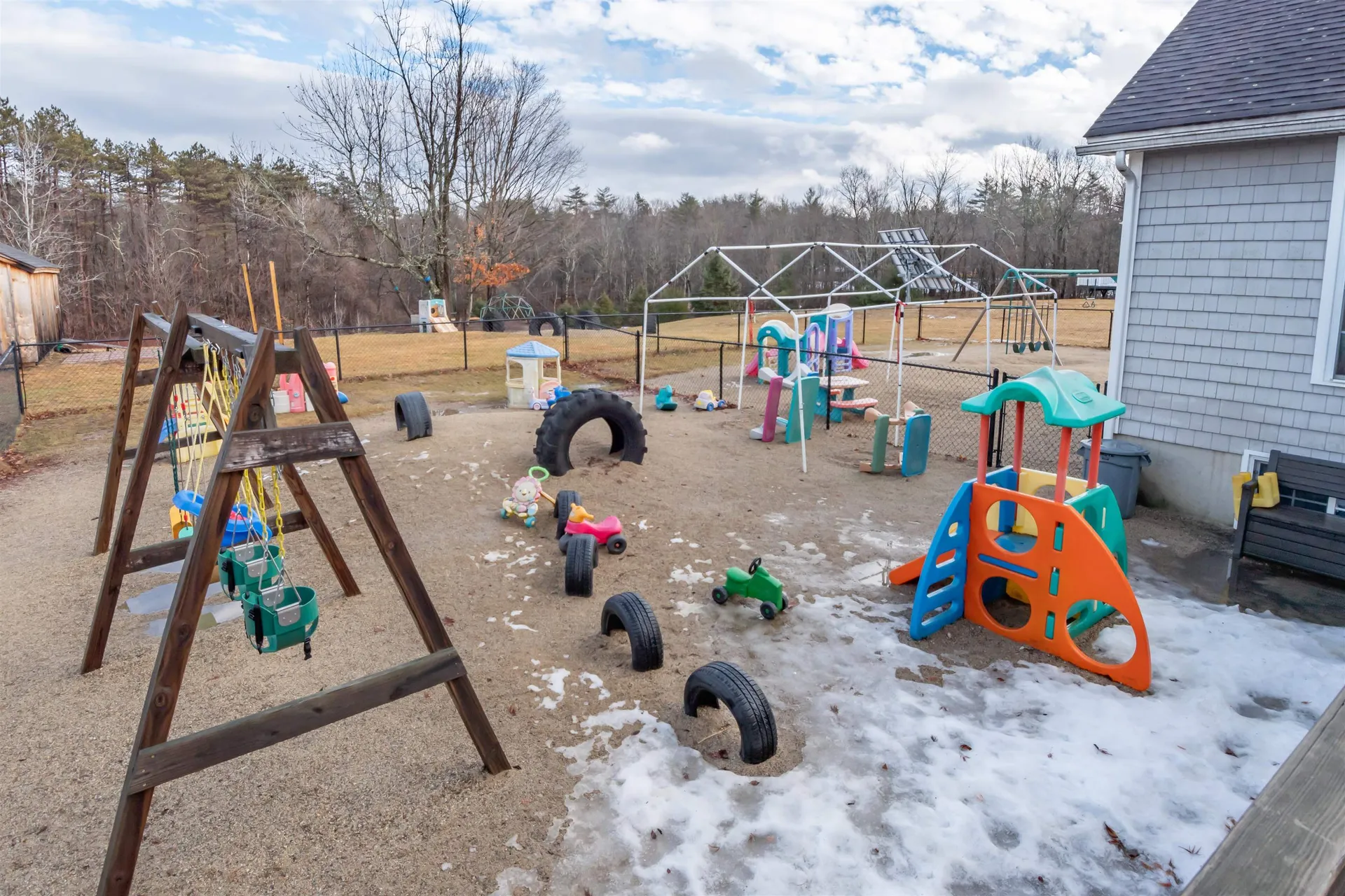 92 Woodbury Road Weare NH 03281