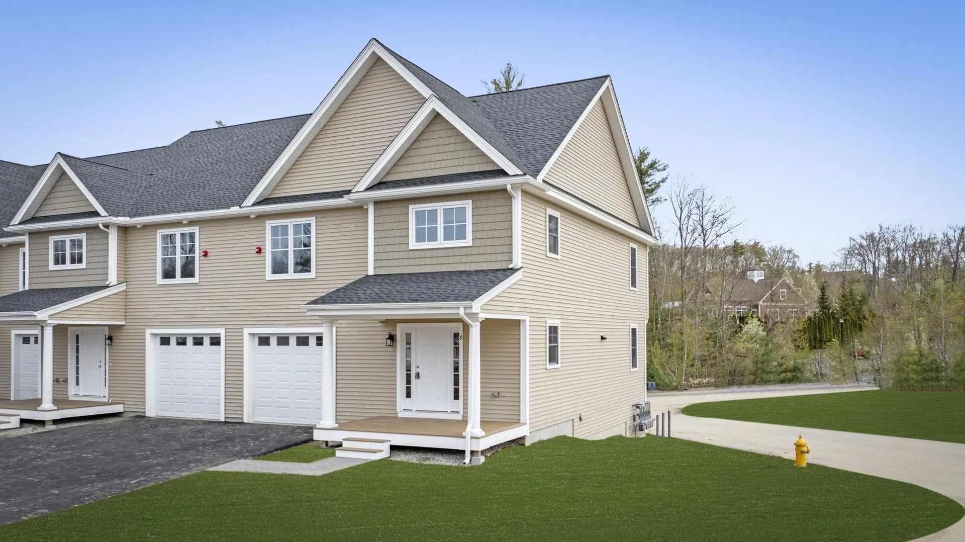 47 Centerwood Way Manchester NH 03102