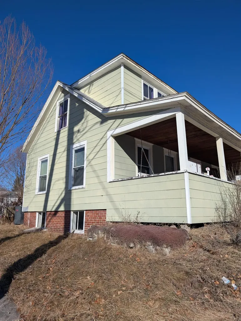 47 West Main Street Hillsborough NH 03244-5227