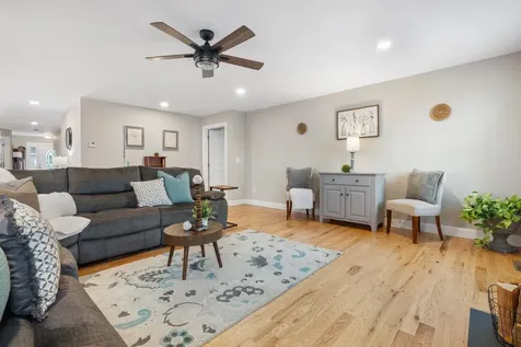 1 Currant Lane Hooksett NH 03106