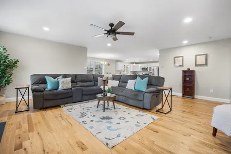 1 Currant Lane Hooksett NH 03106