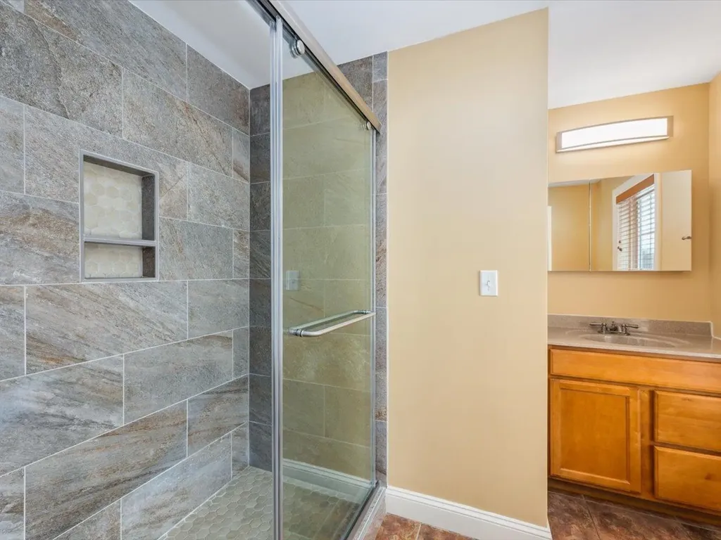 18 Meadowview Road Chesterfield NH 03466