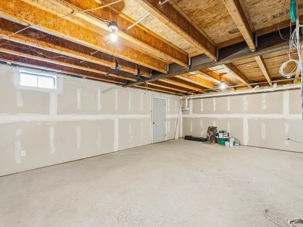 18 Meadowview Road Chesterfield NH 03466