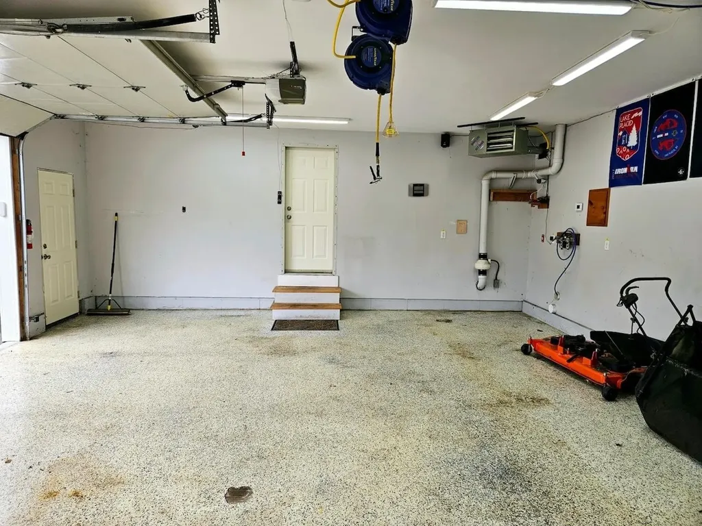 18 Meadowview Road Chesterfield NH 03466