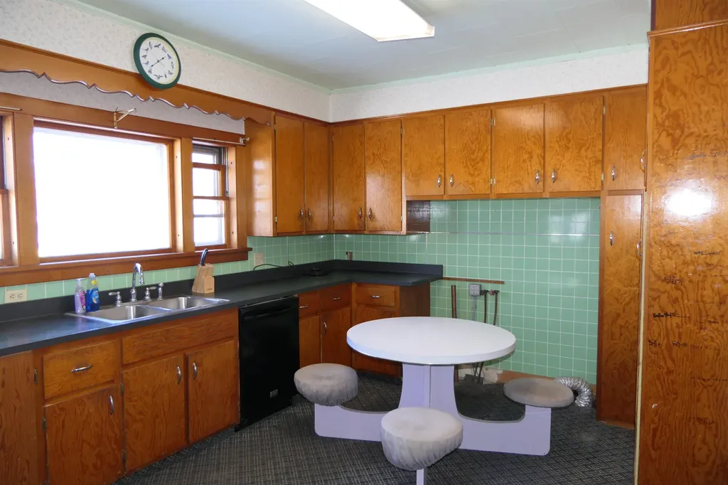 42 North Elm Street St. Albans City VT 05478