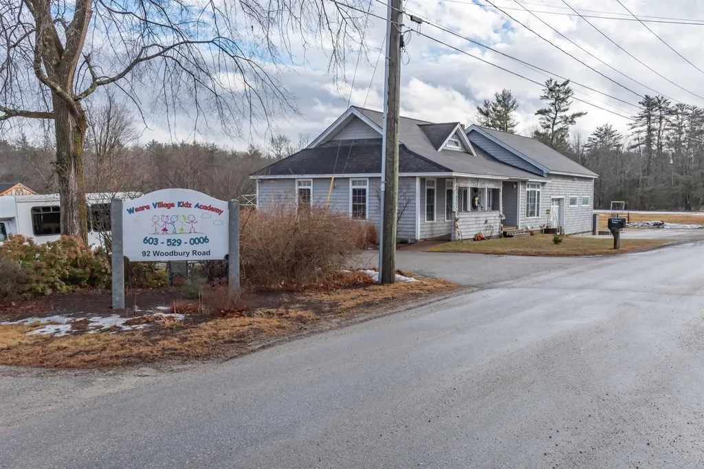 92 Woodbury Road Weare NH 03281