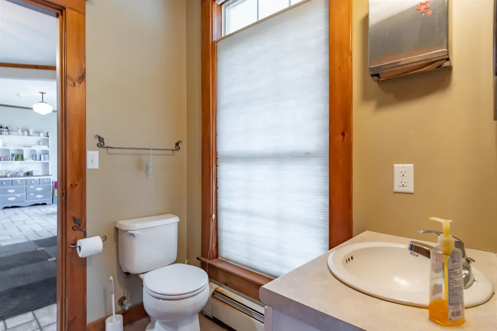 92 Woodbury Road Weare NH 03281