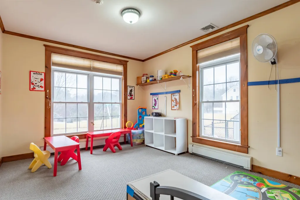 92 Woodbury Road Weare NH 03281