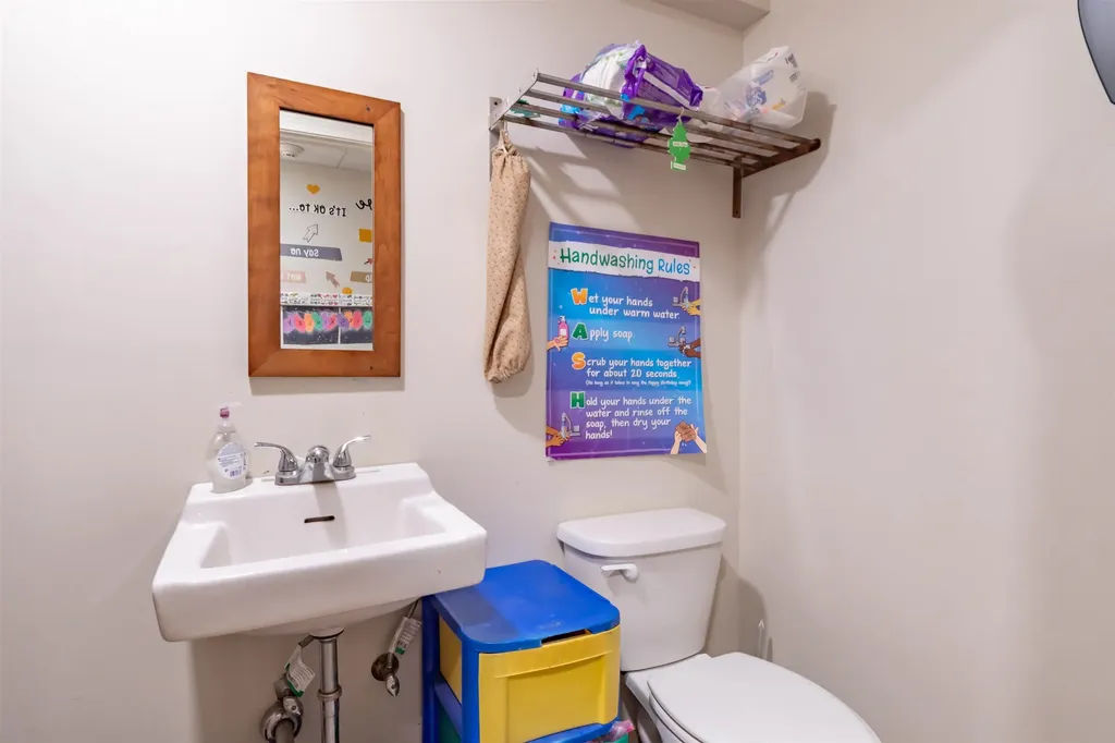 92 Woodbury Road Weare NH 03281