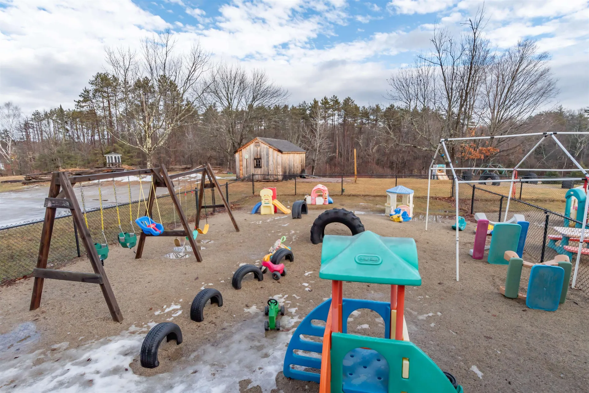 92 Woodbury Road Weare NH 03281