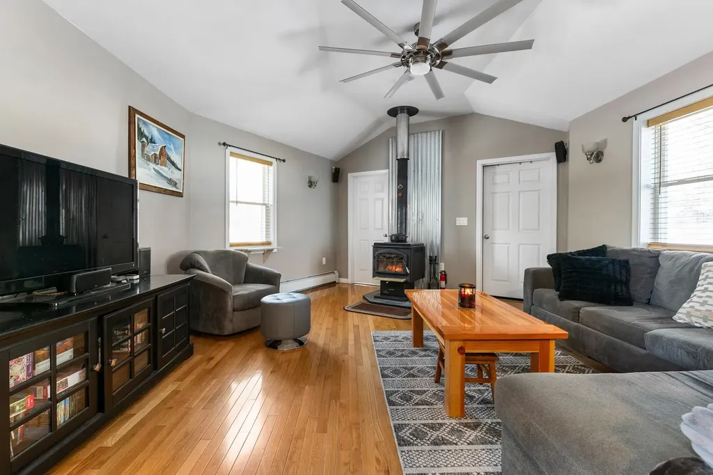 101 Mastin Road Sutton NH 03260