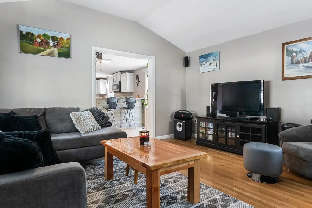 101 Mastin Road Sutton NH 03260