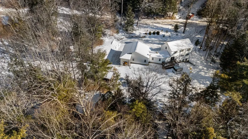 101 Mastin Road Sutton NH 03260